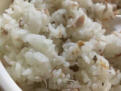 【離乳食後期】ほぐした鯖を混ぜるだけ、焼き鯖ごはん